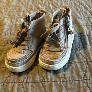 Kids grey sneakers